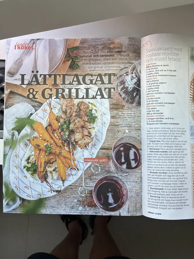 Souvlakispett med rostade morötter och vispad fetaost
